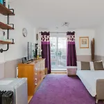1 Bedroom Apartment On The Riverbank Near St Paul\'S